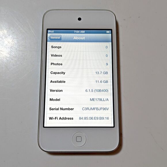 iPod Touch 4th Gen 16 GB White - Incredibly Good Condition on Back - @LOOK@ - Picture 2 of 6